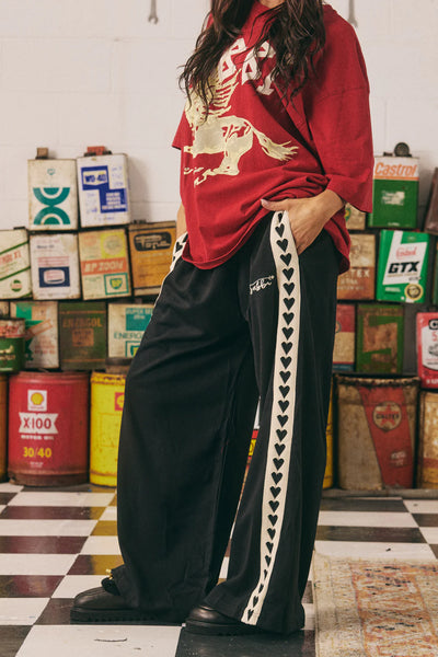 Raving hearts pant - black