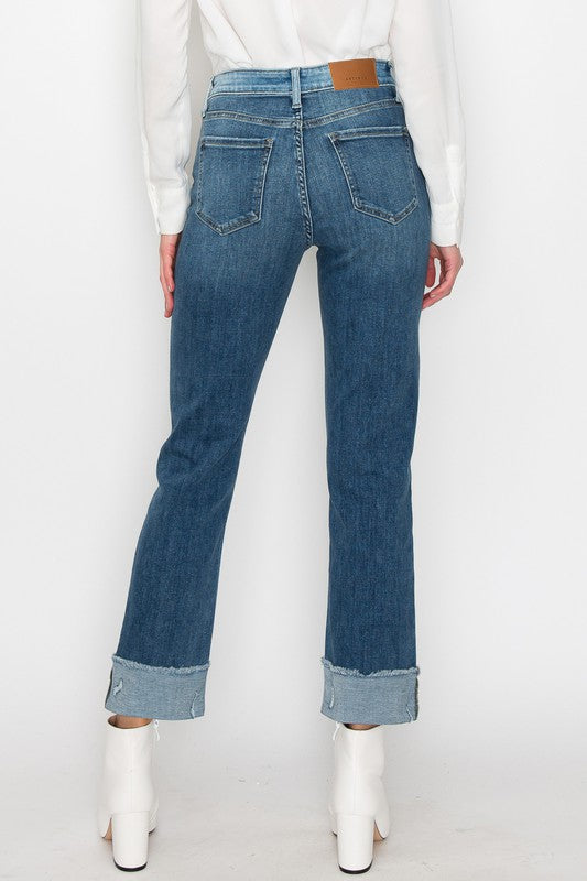 Curvy - HIGH RISE STRAIGHT JEANS