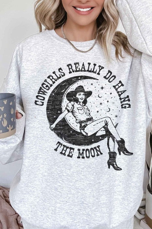 COWGIRLS HAND THE MOON OVERSIZED SWEATSHIRT