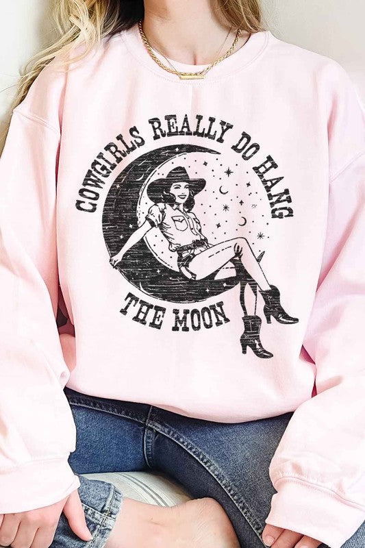 COWGIRLS HAND THE MOON OVERSIZED SWEATSHIRT