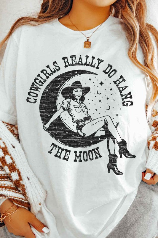 COWGIRLS HAND THE MOON GRAPHIC TEE