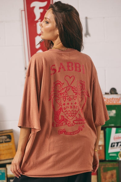 The very Oversized Racing Badge Tee - Mocha