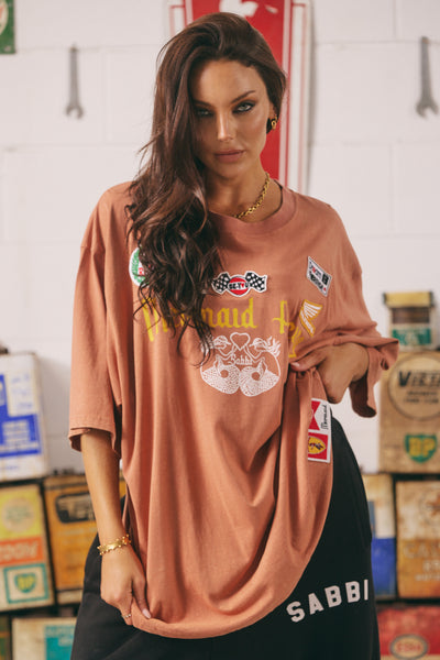 The very Oversized Racing Badge Tee - Mocha