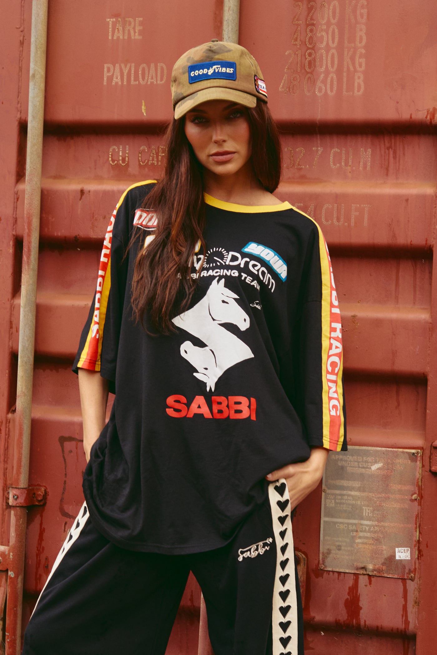 Very oversized don’t quit your day dream tee- black