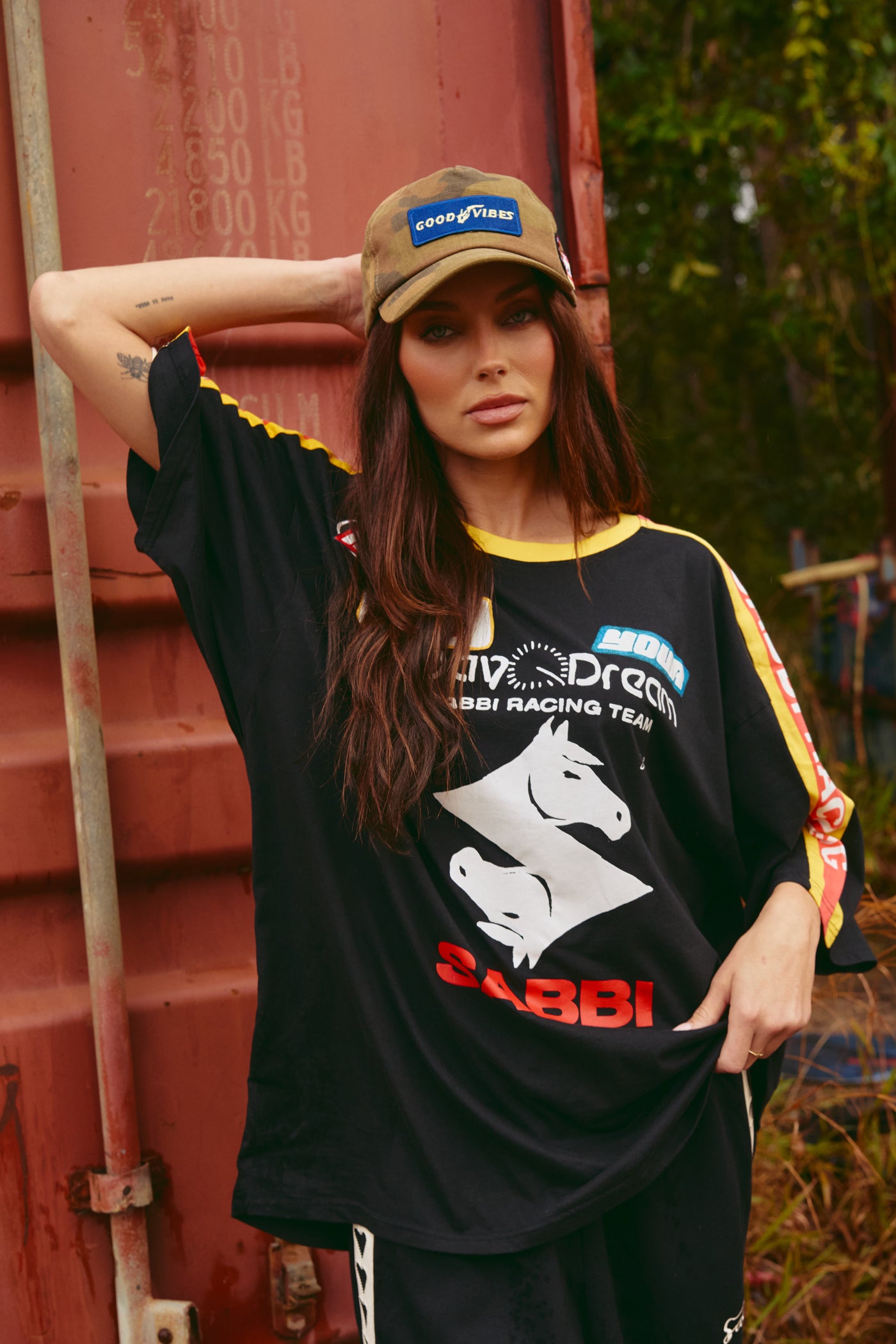 Very oversized don’t quit your day dream tee- black
