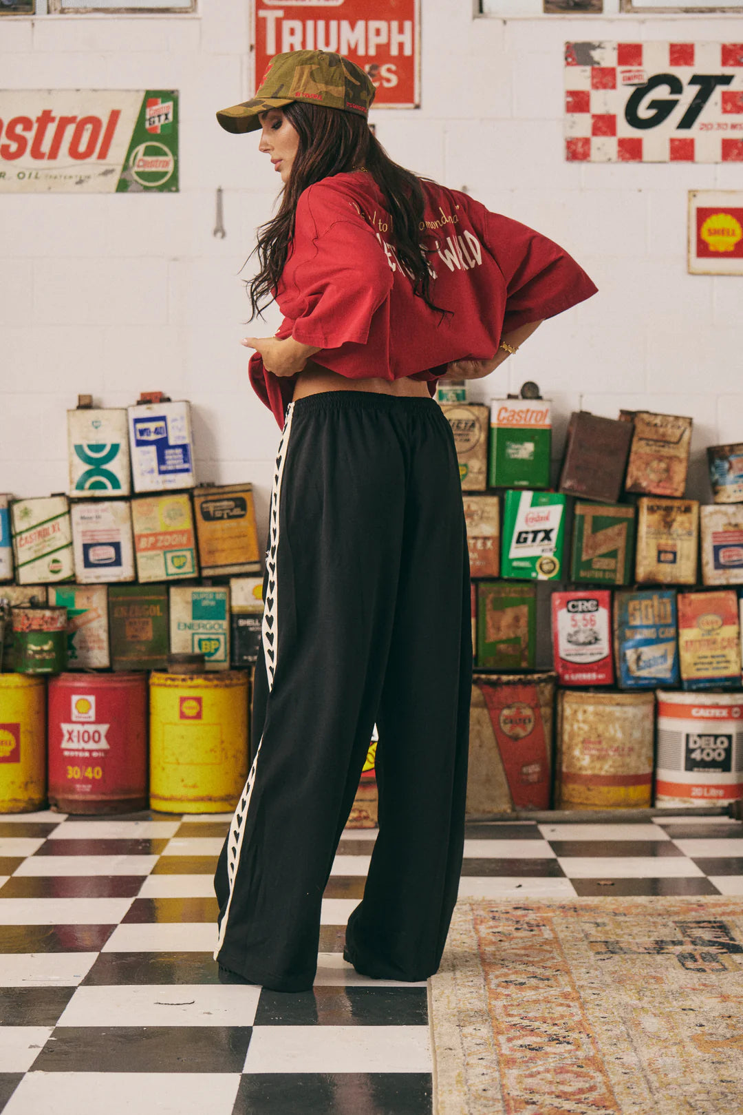 Raving hearts pant - black