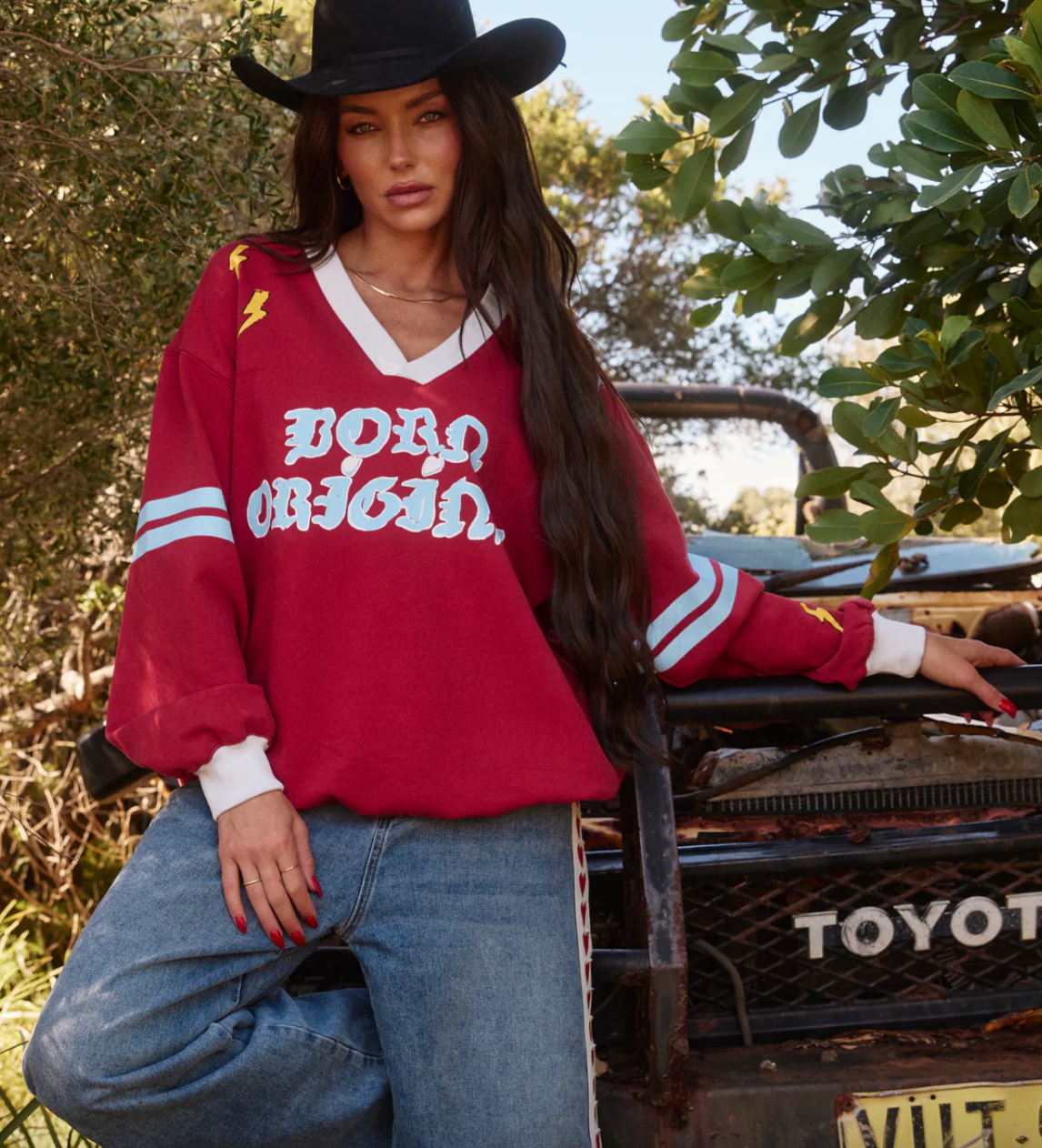 The Born Original v neck Diego jumper in Maroon