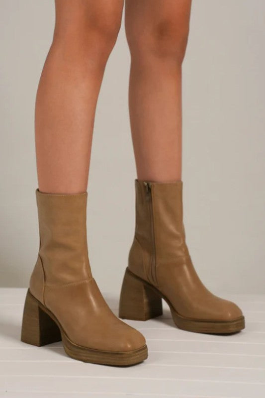 FOSTER CHUNKY HEEL BOOTS