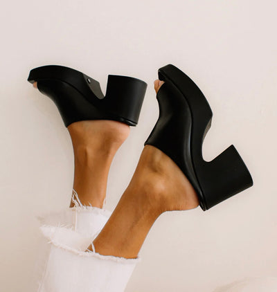 Faye platform heel