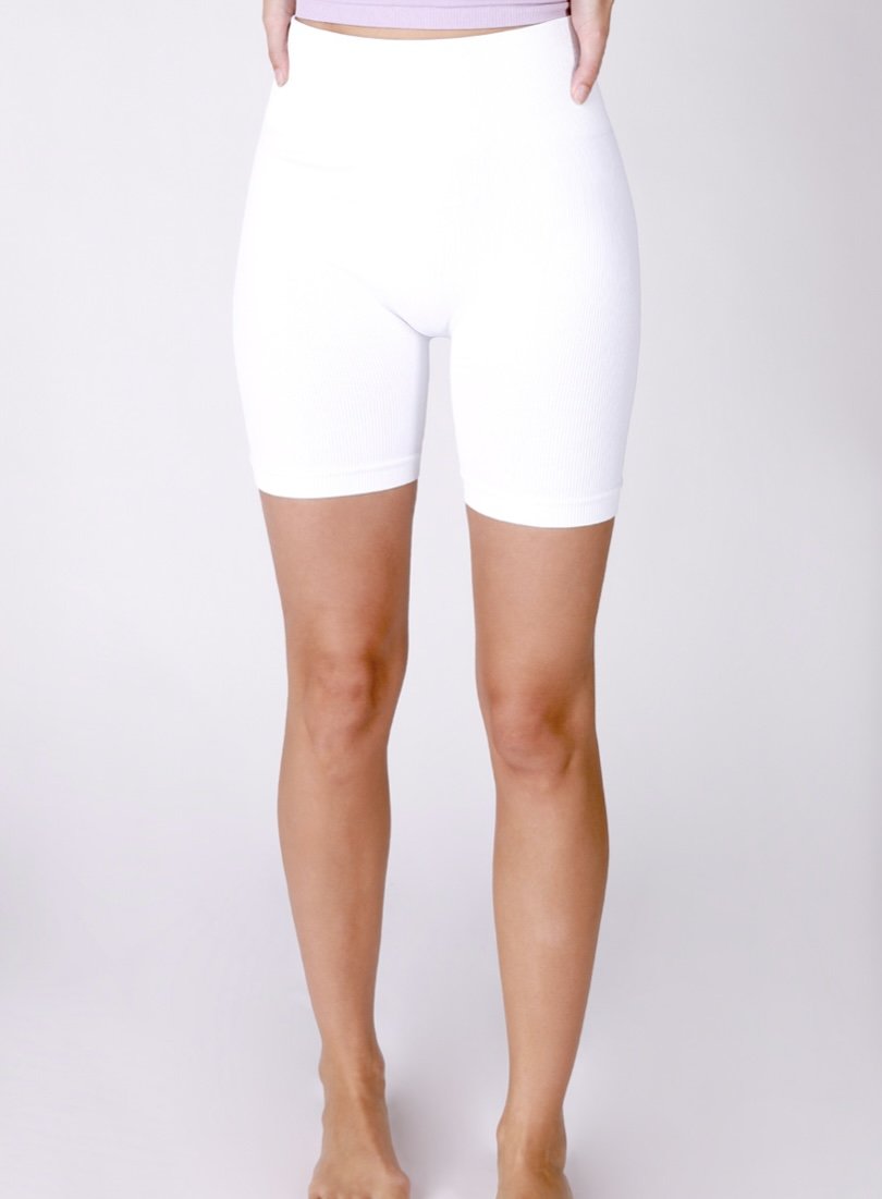 Ribbed Highwaist 6.5" inseam Biker In White